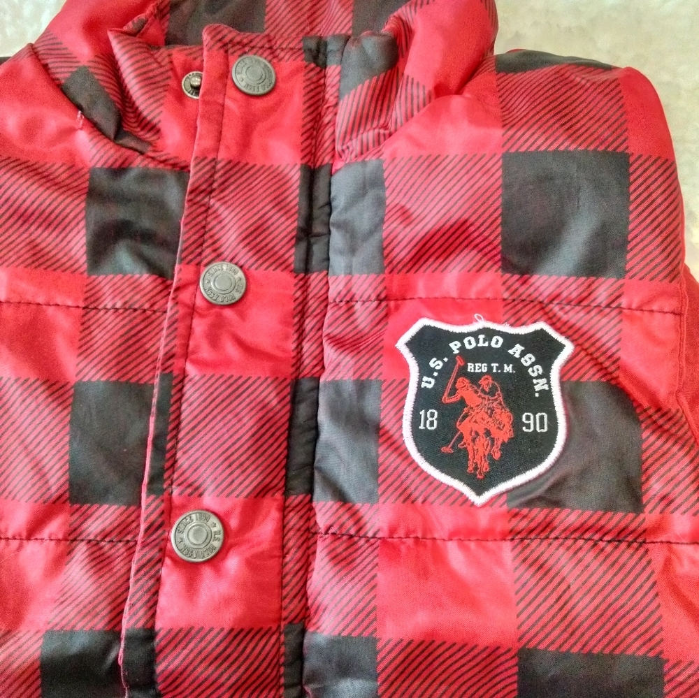 U.S. POLO ASSN red black buffalo plaid winter puffer vest zip and button Size 3T - Picture 5 of 5